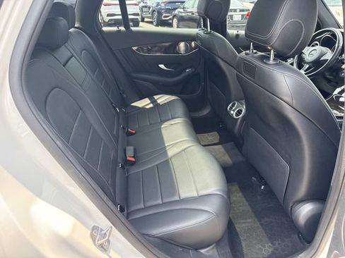 Used 2019 Mercedes-Benz GLC 300 4MATIC image 11