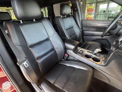 Used 2018 Jeep Grand Cherokee Limited AWD/4WD image 30