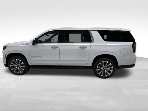 New 2026 Chevrolet Suburban High Country AWD/4WD image 4