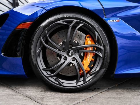 Used 2024 McLaren 750S image 3