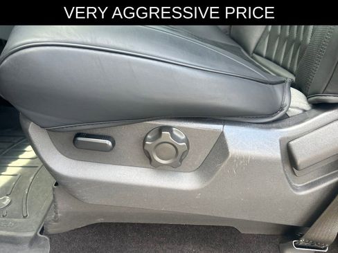 Used 2015 Ford F250 XLT w/ XLT Premium Package AWD/4WD image 7