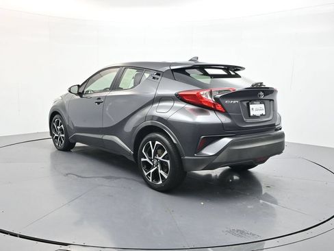 Used 2018 Toyota C-HR XLE FWD image 5
