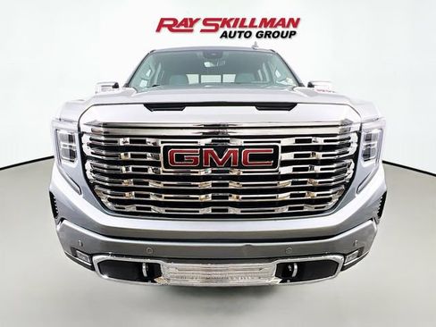 Used 2023 GMC Sierra 1500 Denali w/ Technology Package AWD/4WD image 2
