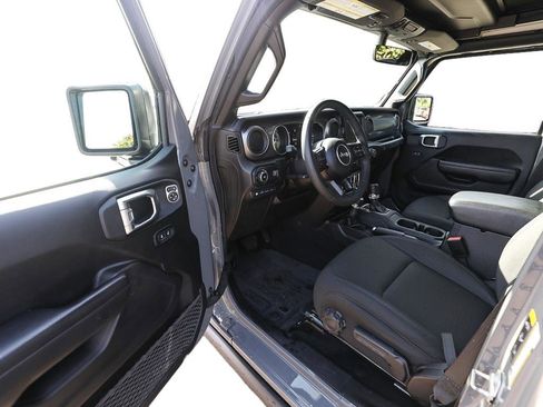 Used 2023 Jeep Wrangler Unlimited w/ Sun & Screen Package AWD/4WD image 11