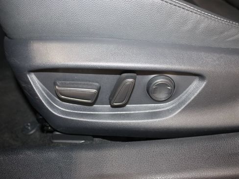 Used 2025 Toyota Camry SE FWD image 17