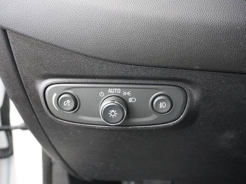 Used 2019 Chevrolet Equinox Premier image 30