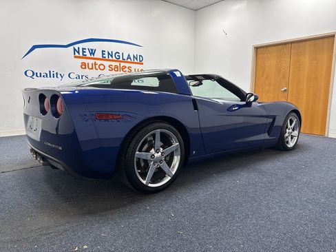 Used 2006 Chevrolet Corvette Coupe w/ Preferred Equipment Group RWD image 8