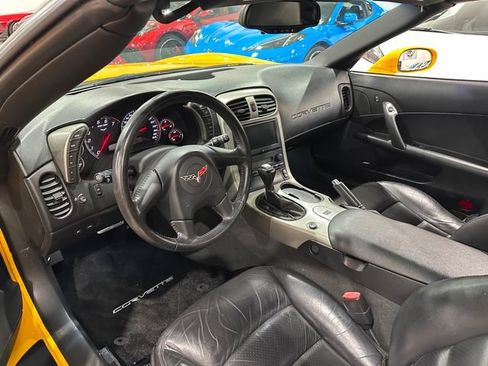 Used 2005 Chevrolet Corvette Convertible w/ Preferred Equipment Group RWD image 11