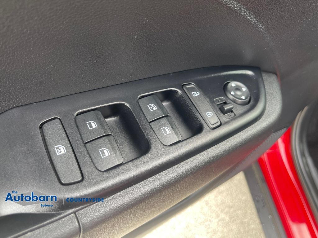 Used 2021 Hyundai Venue SEL FWD image 11