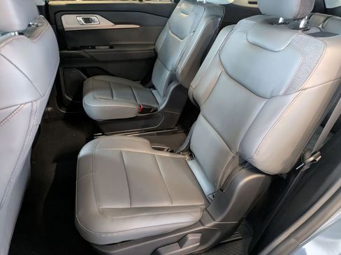 New 2026 Ford Explorer Active w/ Active Comfort Package image 18