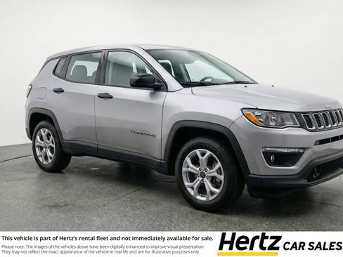 Used 2025 Jeep Compass Latitude image 1