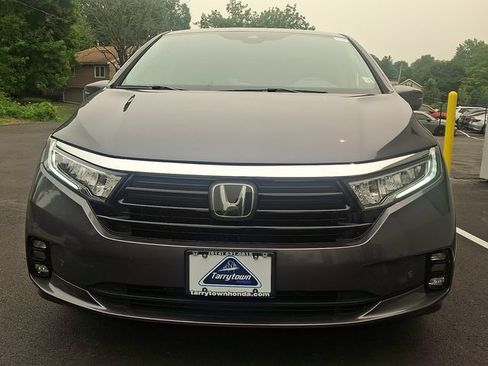 Used 2024 Honda Odyssey Touring image 2