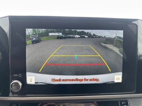 Used 2025 Toyota Camry SE FWD image 23