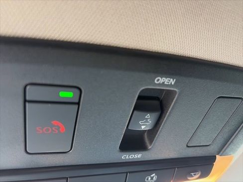 Used 2024 Nissan Altima 2.5 SR w/ SR Premium Package image 18