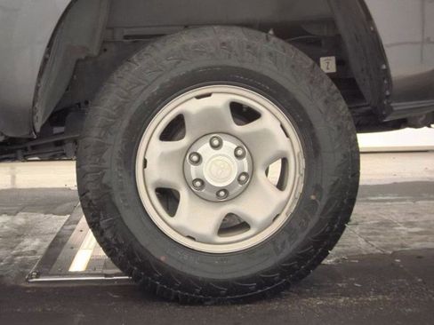 Used 2017 Toyota Tacoma SR w/ SR Convenience Package image 12