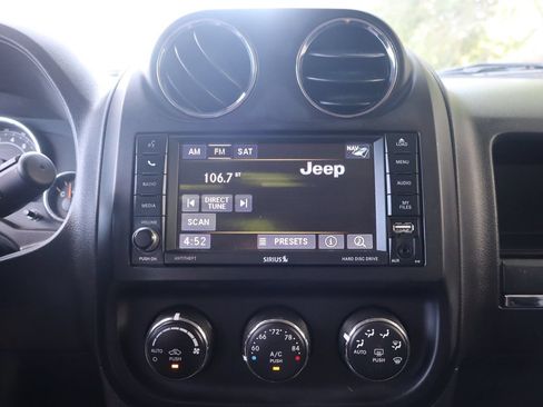 Used 2015 Jeep Patriot Limited w/ Sun/Sound Group FWD image 34