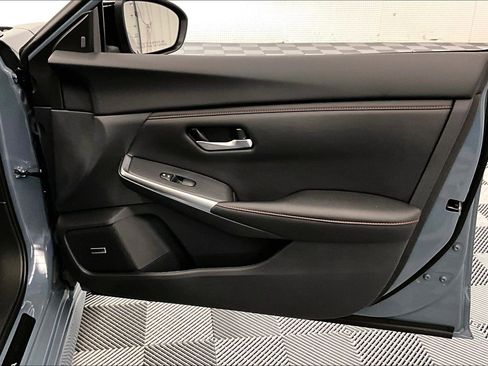 New 2025 Nissan Sentra SR w/ SR Premium Package FWD image 35
