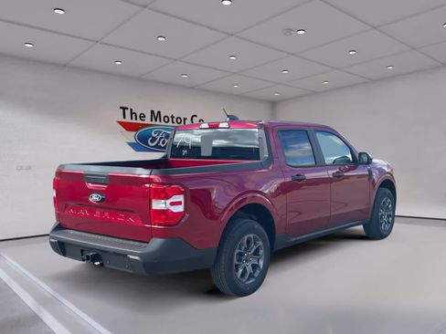 New 2025 Ford Maverick XLT w/ XLT Luxury Package FWD image 11