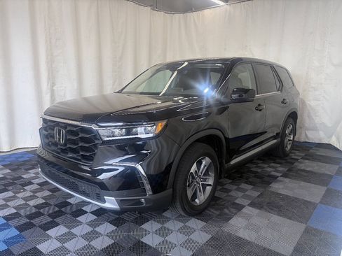 Used 2025 Honda Pilot EX-L image 2