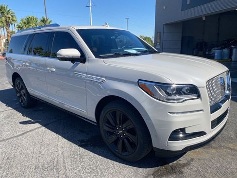 Used 2024 Lincoln Navigator L Reserve AWD/4WD image 3