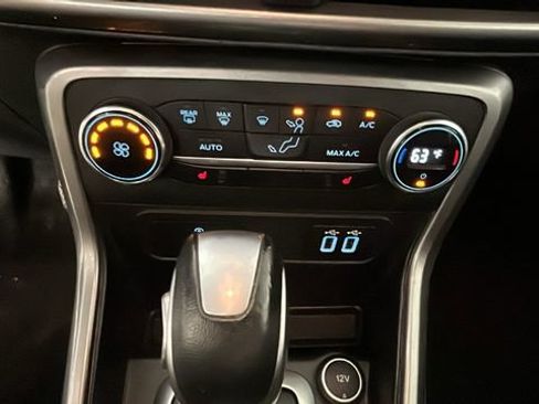 Used 2021 Ford EcoSport SE w/ SE Convenience Package FWD image 22