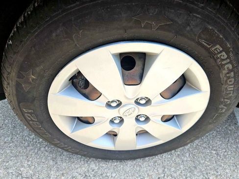 Used 2011 Hyundai Accent GS image 11