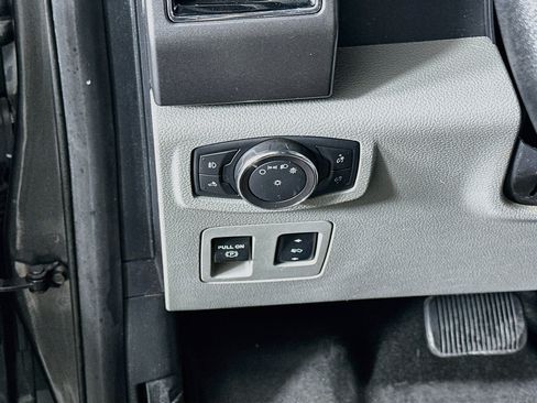 Used 2018 Ford F150 XLT w/ Equipment Group 302A Luxury AWD/4WD image 16