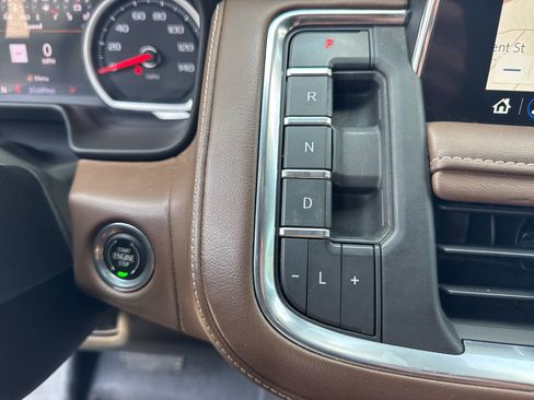 Used 2021 Chevrolet Suburban High Country image 34