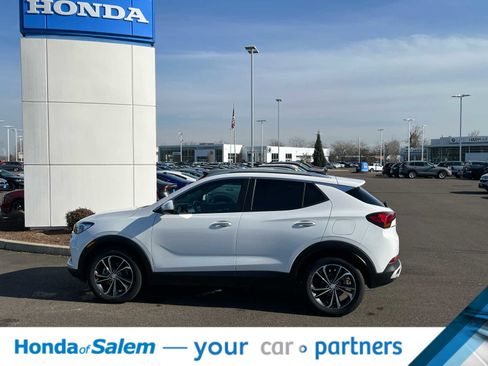 Used 2023 Buick Encore GX Select image 3