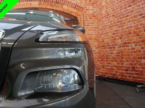 Used 2018 Jeep Cherokee Limited image 72