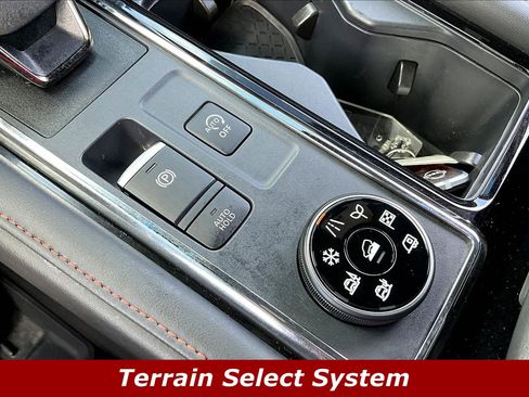 Used 2025 Nissan Pathfinder Rock Creek AWD/4WD image 39