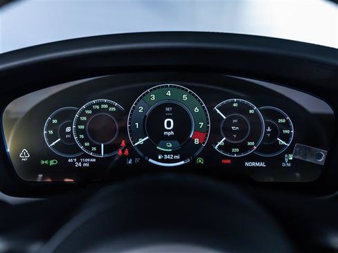 Certified 2026 Porsche 911 GTS RWD image 32