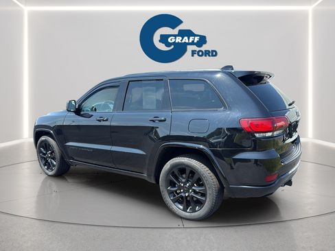 Used 2021 Jeep Grand Cherokee Laredo X AWD/4WD image 11