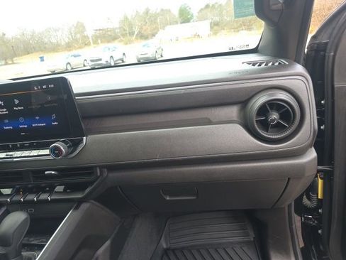 Certified 2024 Chevrolet Colorado W/T w/ WT Convenience Package image 32