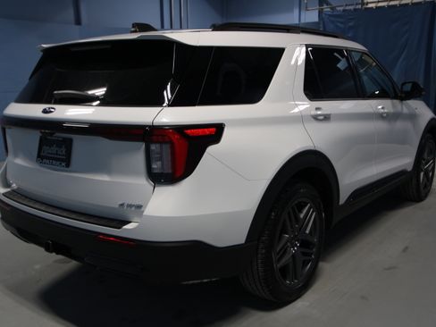 New 2026 Ford Explorer ST-Line w/ ST-Line Street Pack image 28