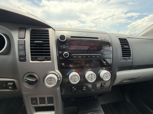 Used 2012 Toyota Tundra Limited w/ Memory Pkg AWD/4WD image 18