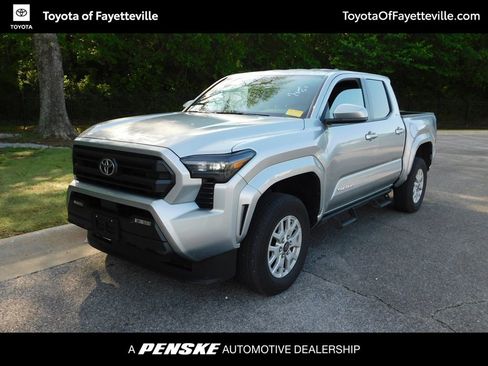 Used 2025 Toyota Tacoma SR5 AWD/4WD image 1