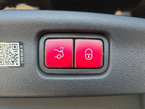 Used 2024 Mercedes-Benz C 300 Sedan image 14