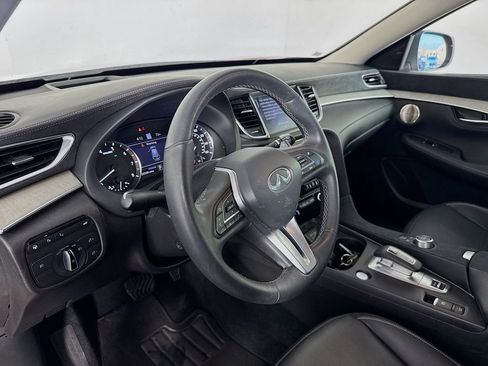 Used 2023 INFINITI QX50 Sensory image 9