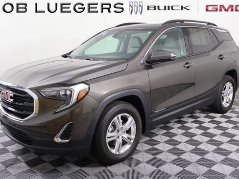 Certified 2020 GMC Terrain SLE w/ Driver Convenience Package AWD/4WD image 3