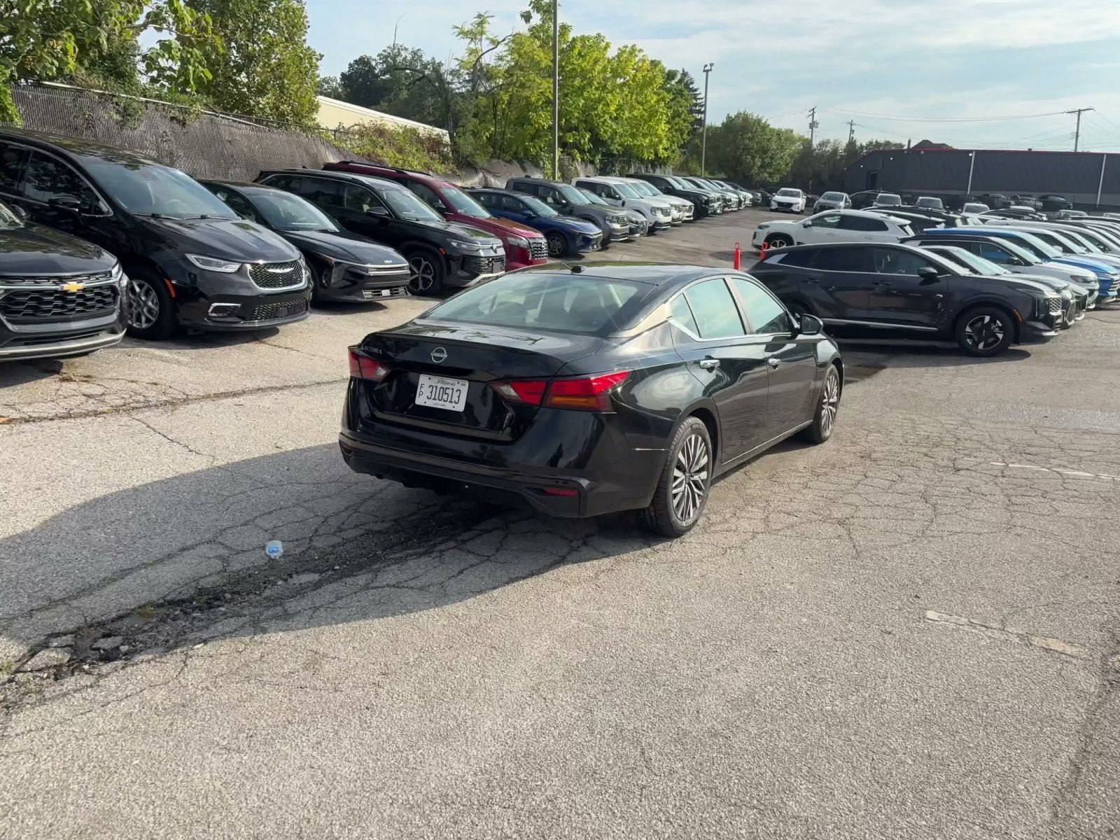 Used 2025 Nissan Altima 2.5 SV FWD image 13