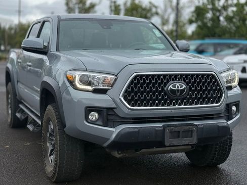 Used 2019 Toyota Tacoma TRD Off-Road w/ Technology Package AWD/4WD image 7