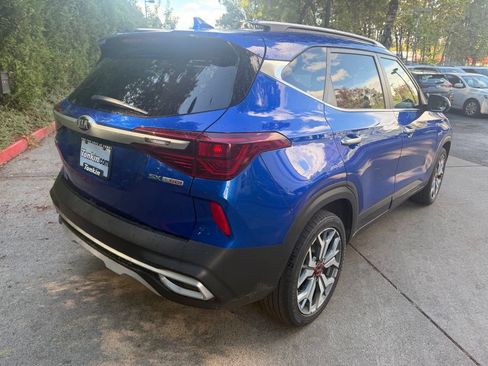 Used 2021 Kia Seltos SX w/ SX Sunroof Package AWD/4WD image 4