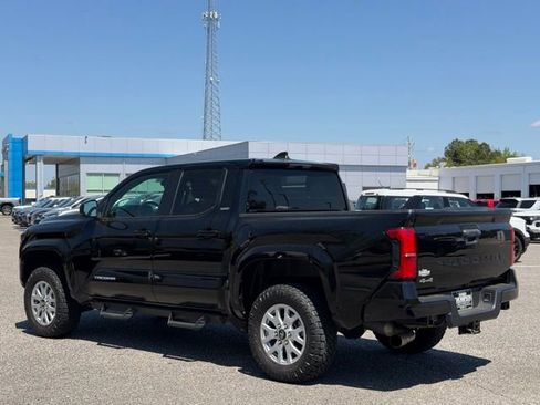 Used 2024 Toyota Tacoma SR5 image 7