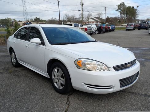 Used 2010 Chevrolet Impala LS FWD image 2