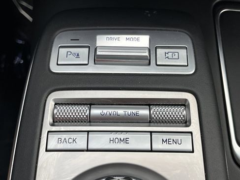 Used 2025 Genesis GV70 2.5T AWD/4WD image 8