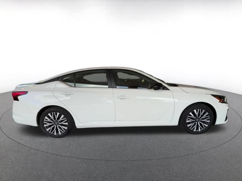 Used 2026 Nissan Altima 2.5 SV FWD image 16