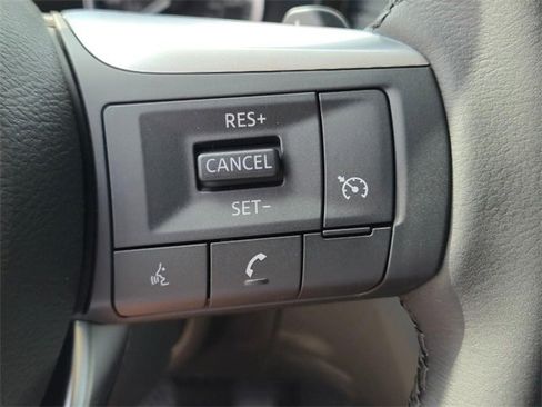 Certified 2025 INFINITI QX60 Pure image 17