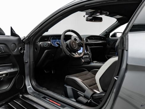 Used 2021 Ford Mustang Shelby GT500 w/ Carbon Fiber Track Pack RWD image 44