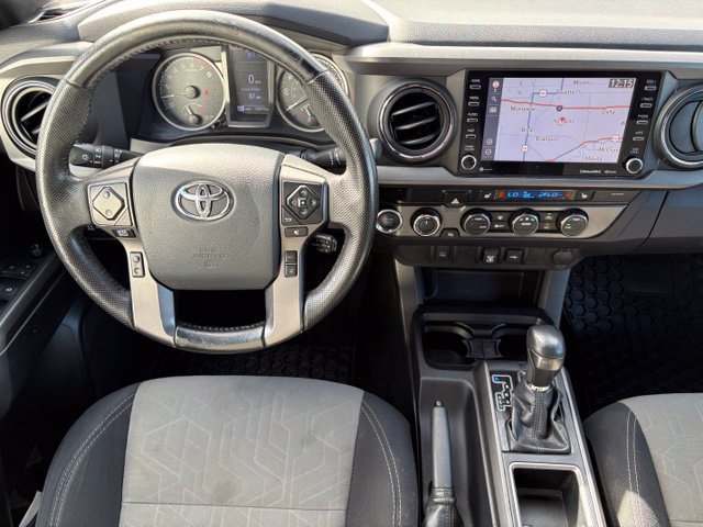 Used 2020 Toyota Tacoma TRD Sport AWD/4WD image 3